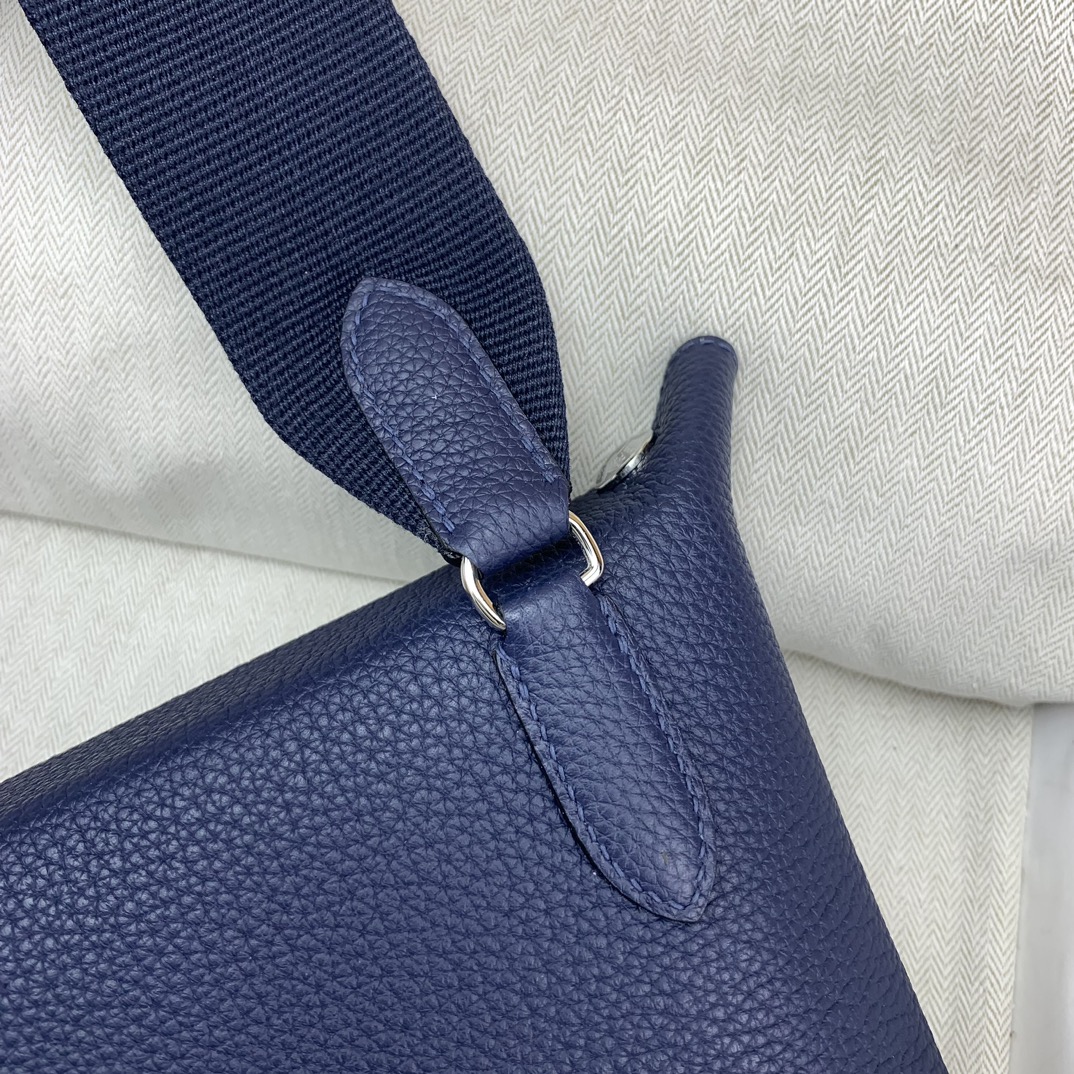 에르메스 비드포쉬 백 토고 블루뉘